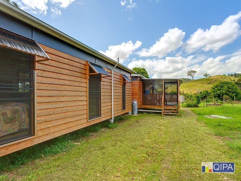 2 Leggetts  Loop, Kin Kin QLD 4571