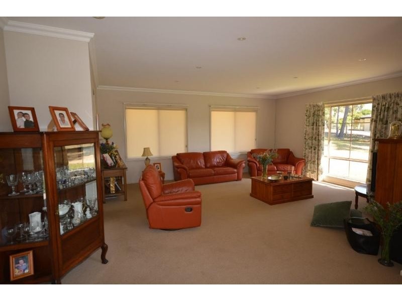 13 Clearwater Terrace, Mossy Point NSW 2537