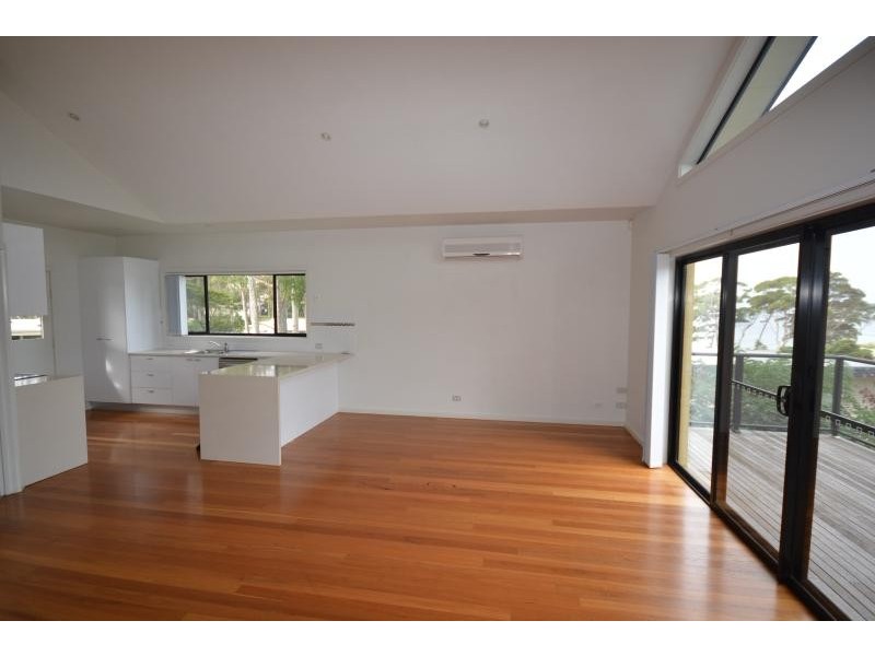 2/239 Beach  Road, Denhams Beach NSW 2536