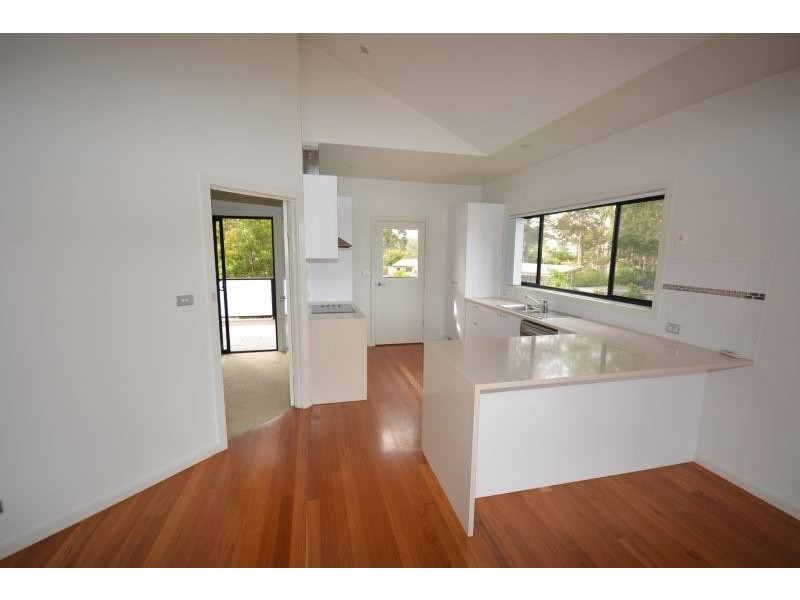 2/239 Beach  Road, Denhams Beach NSW 2536