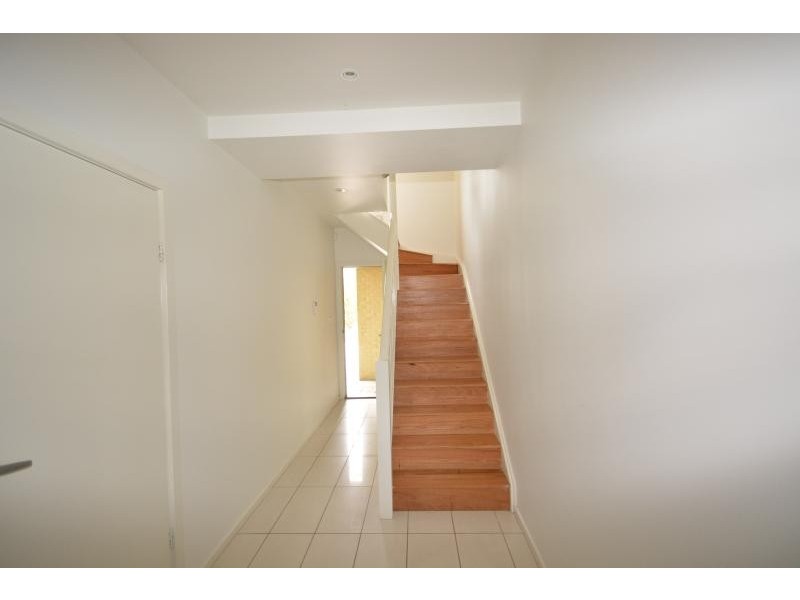 2/239 Beach  Road, Denhams Beach NSW 2536