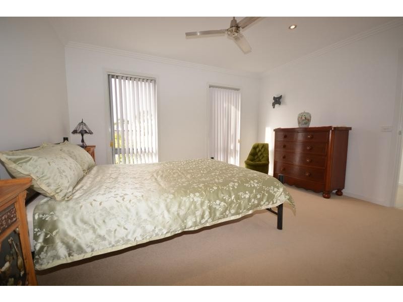 14 Griffith Run, Broulee NSW 2537