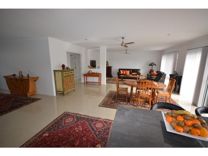 14 Griffith Run, Broulee NSW 2537