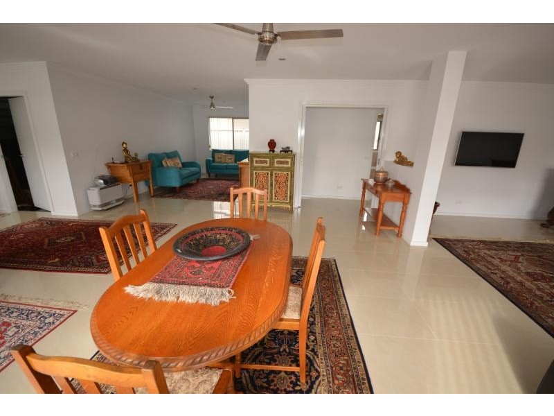 14 Griffith Run, Broulee NSW 2537