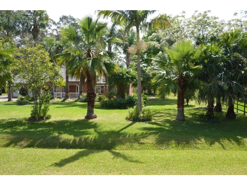 10 Kauzal Crescent, Surf Beach NSW 2536