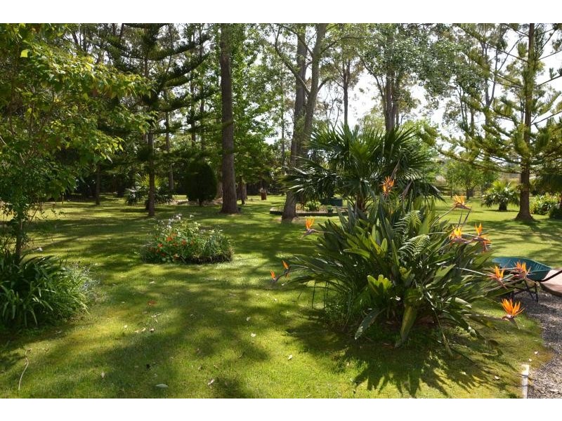 10 Kauzal Crescent, Surf Beach NSW 2536