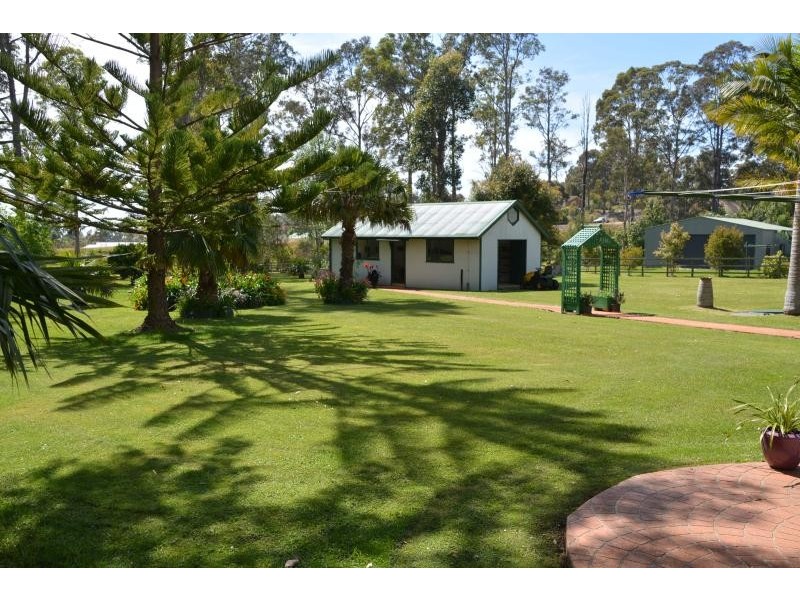 10 Kauzal Crescent, Surf Beach NSW 2536