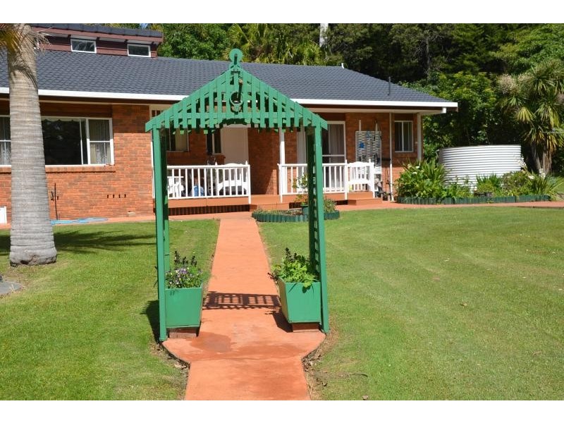 10 Kauzal Crescent, Surf Beach NSW 2536