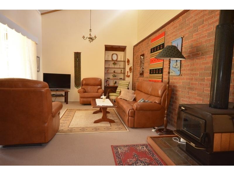 10 Kauzal Crescent, Surf Beach NSW 2536