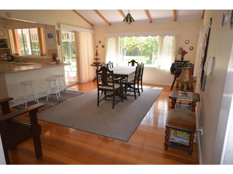 10 Kauzal Crescent, Surf Beach NSW 2536