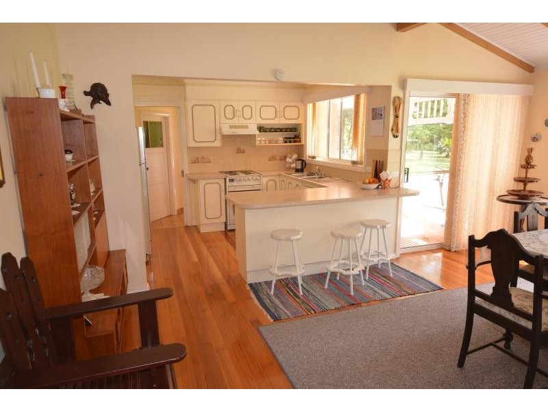 10 Kauzal Crescent, Surf Beach NSW 2536