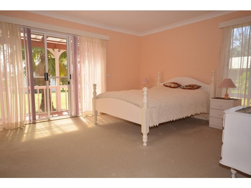 10 Kauzal Crescent, Surf Beach NSW 2536