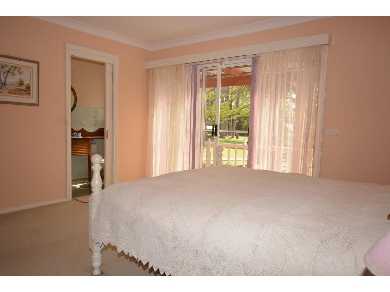 10 Kauzal Crescent, Surf Beach NSW 2536