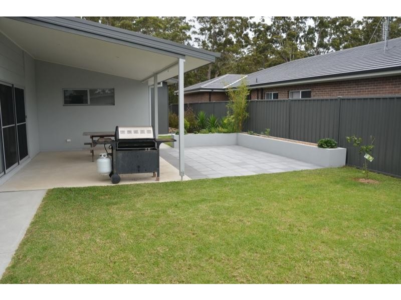 10 Gillan Grove, Broulee NSW 2537