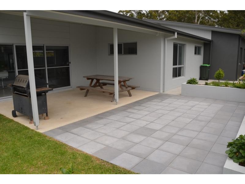 10 Gillan Grove, Broulee NSW 2537