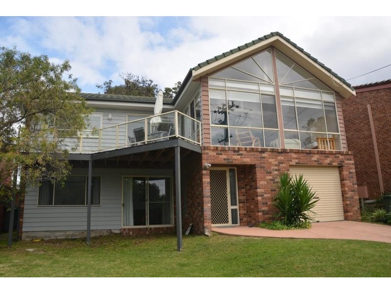 19 Coronation Drive, Broulee NSW 2537