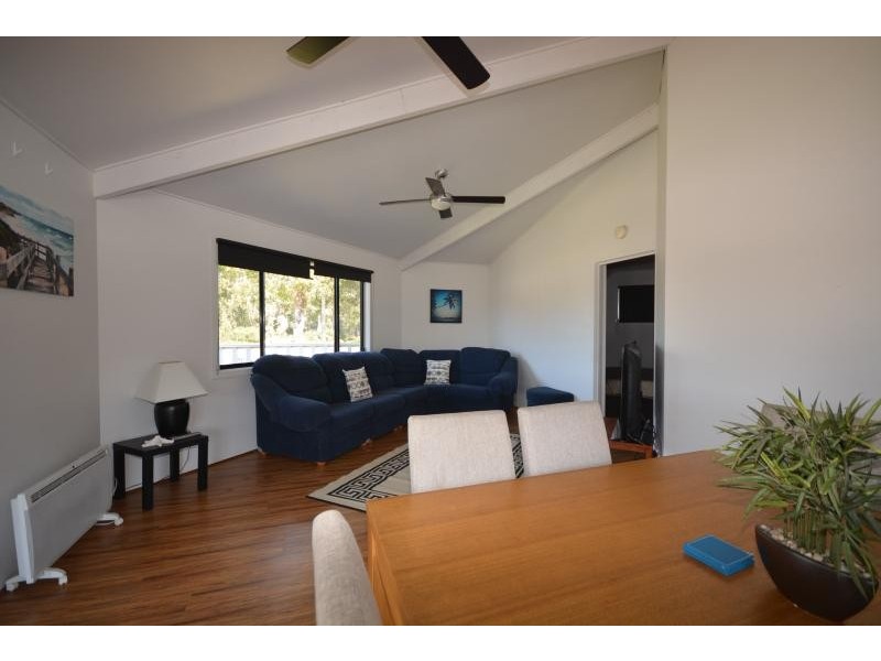 11 Martin  Place, Broulee NSW 2537