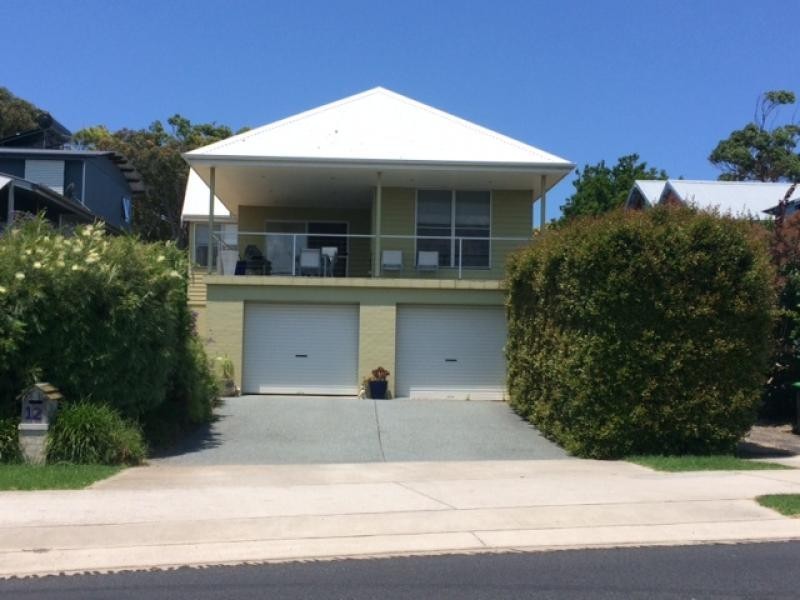 12 Charles Moffit  Drive, Moruya Heads NSW 2537
