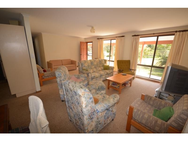 7 Cambridge  Crescent, Broulee NSW 2537