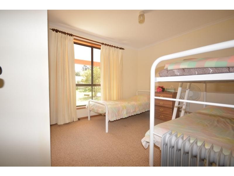 7 Cambridge  Crescent, Broulee NSW 2537