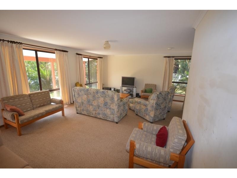 7 Cambridge  Crescent, Broulee NSW 2537