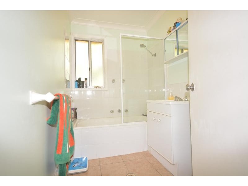 11 Hazel Road, Moruya NSW 2537