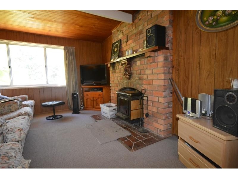 11 Hazel Road, Moruya NSW 2537