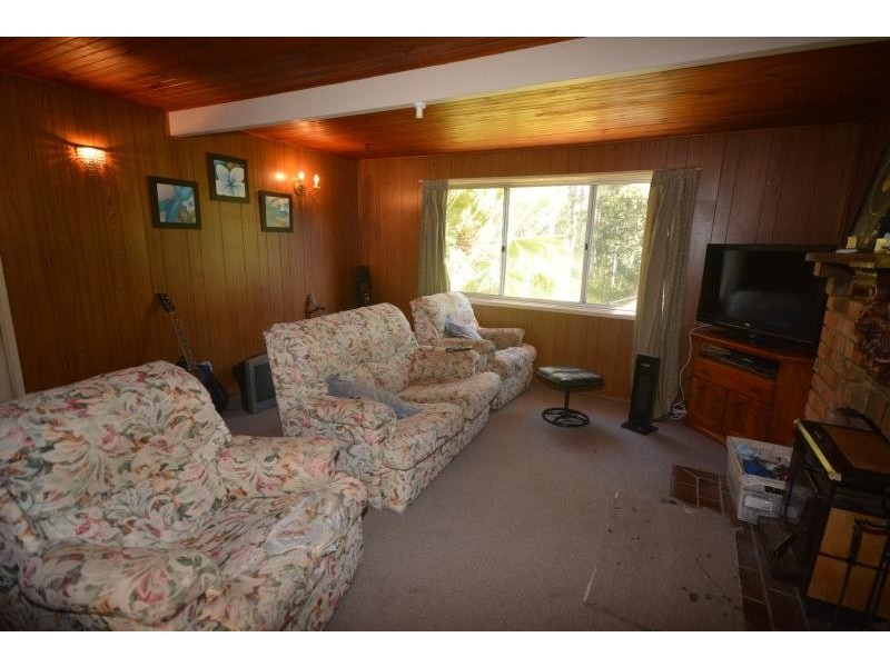 11 Hazel Road, Moruya NSW 2537