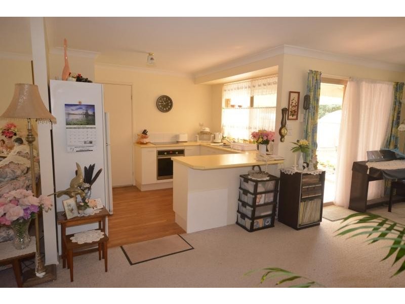 19 Cambridge  Crescent, Broulee NSW 2537