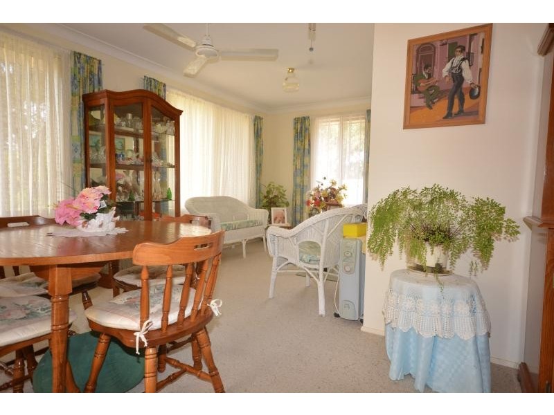 19 Cambridge  Crescent, Broulee NSW 2537