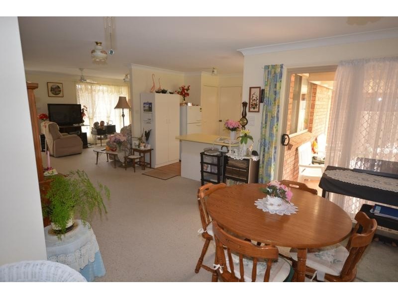 19 Cambridge  Crescent, Broulee NSW 2537