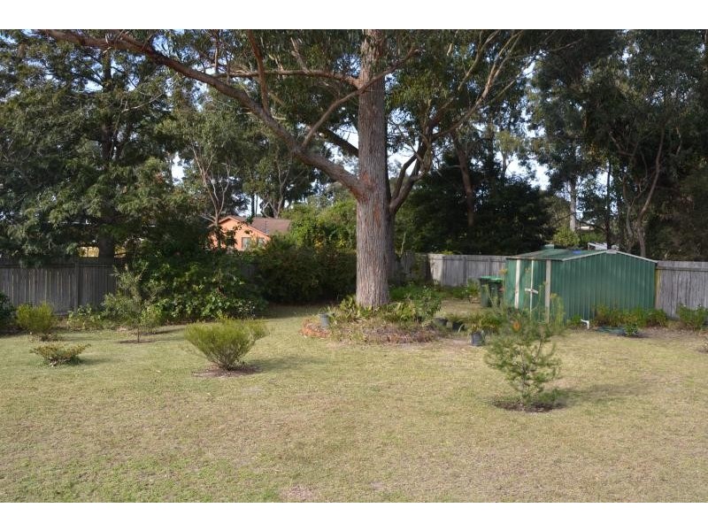 19 Cambridge  Crescent, Broulee NSW 2537
