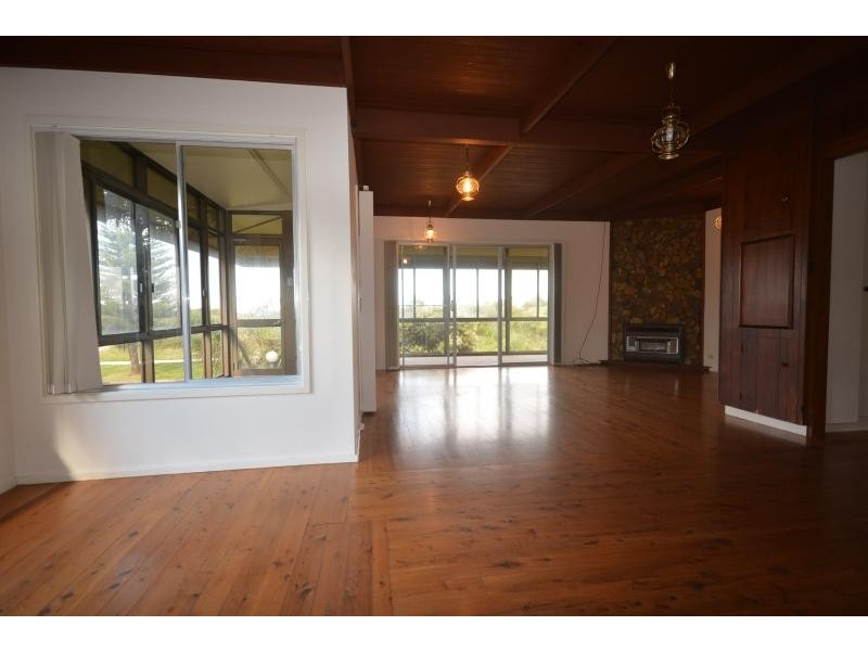 61 Coronation  Drive, Broulee NSW 2537