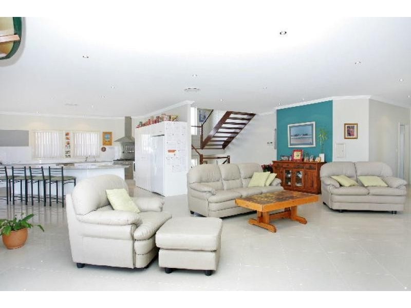 116 Hutton Road THE ENTRANCE NORTH 2261, The Entrance North NSW 2261