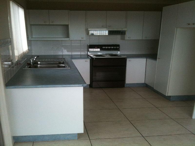 6  Fairview Avenue THE ENTRANCE 2261, The Entrance NSW 2261