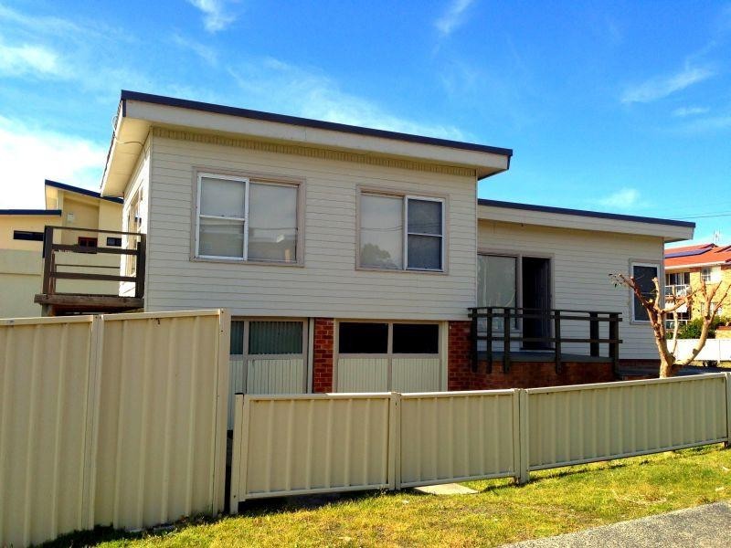 62  Dening  Street THE ENTRANCE 2261, The Entrance NSW 2261