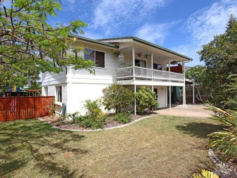 16 Saunders  Street POINT VERNON 4655, Point Vernon QLD 4655