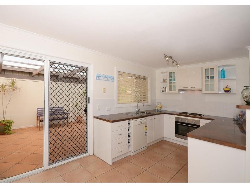 19 Michelle  Drive POINT VERNON 4655, Point Vernon QLD 4655