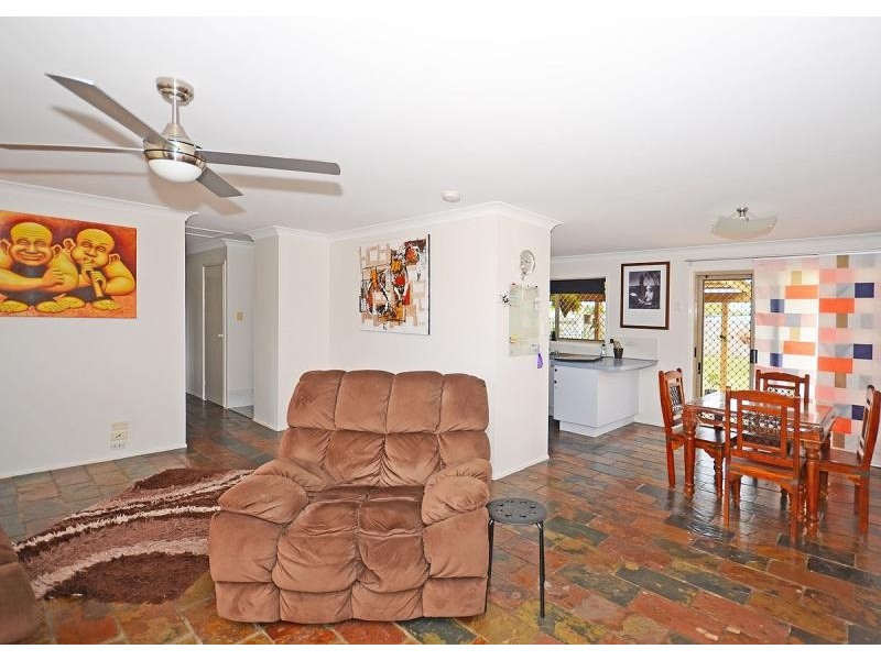 59 Banksia Street, Point Vernon QLD 4655