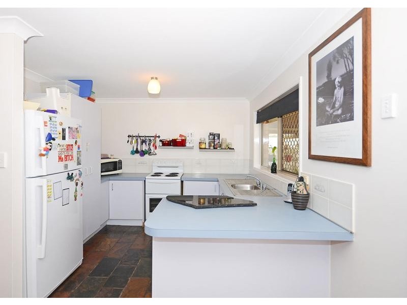 59 Banksia Street, Point Vernon QLD 4655