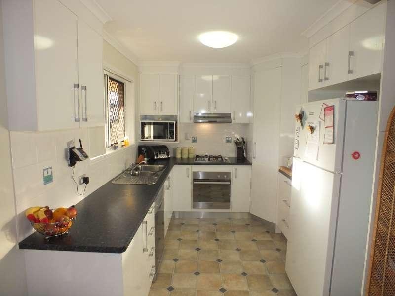 16 Sharyn Court, Point Vernon QLD 4655