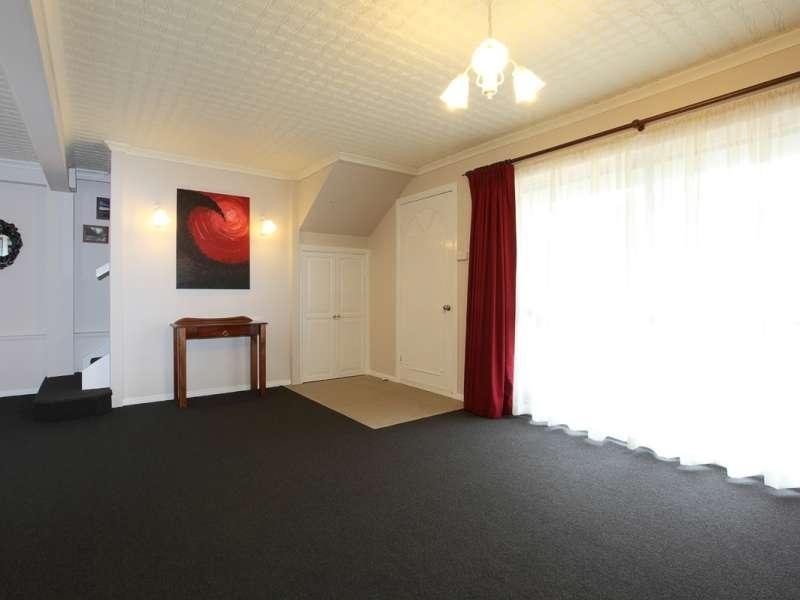 16 Saunders Street, Point Vernon QLD 4655