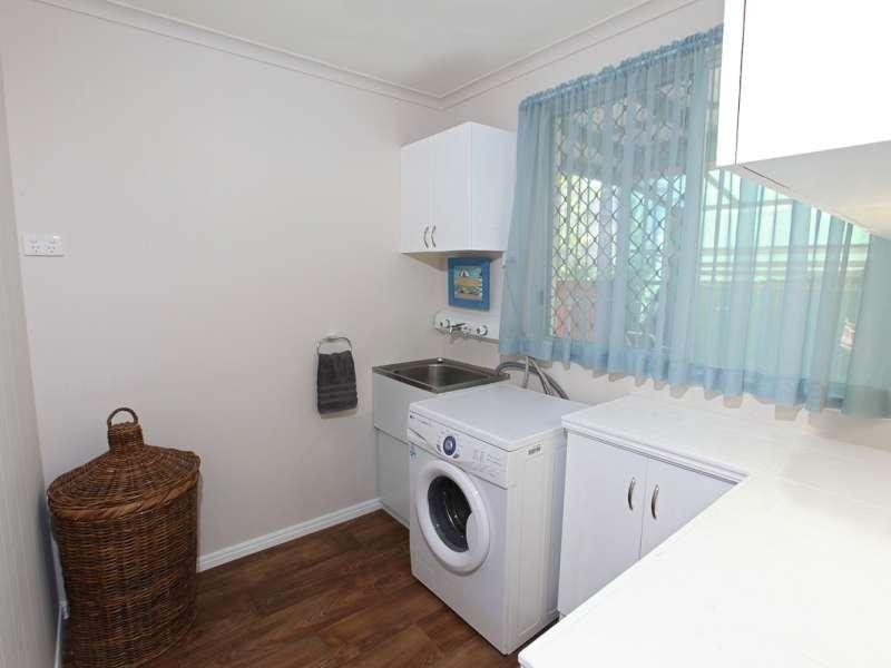 16 Saunders Street, Point Vernon QLD 4655