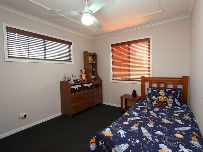 16 Saunders Street, Point Vernon QLD 4655