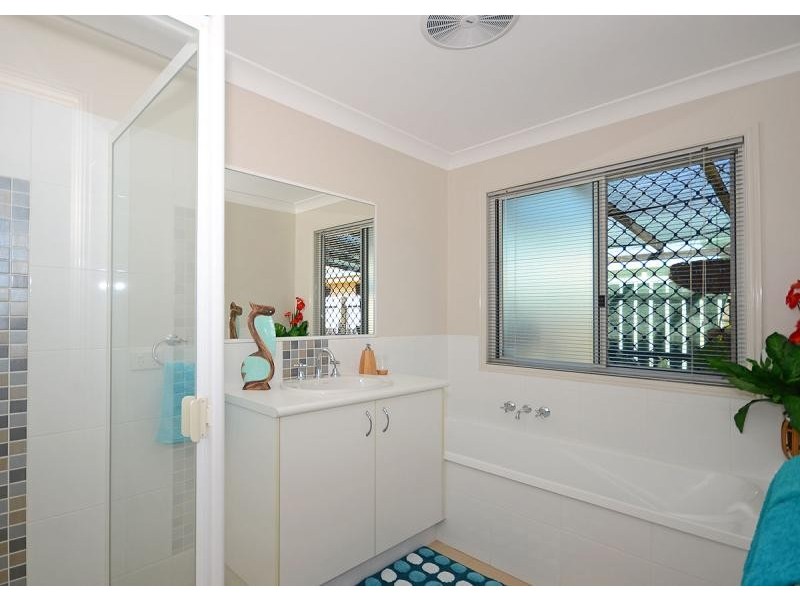 51 Archer Drive, Point Vernon QLD 4655