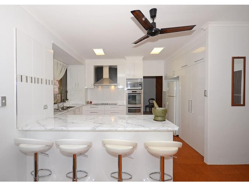 11 Carlton Street, Point Vernon QLD 4655