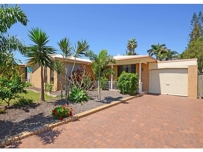 11 Carlton Street, Point Vernon QLD 4655