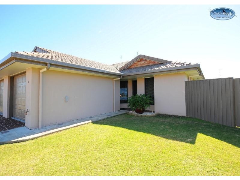 2, 12 Kirton  Road, Point Vernon QLD 4655
