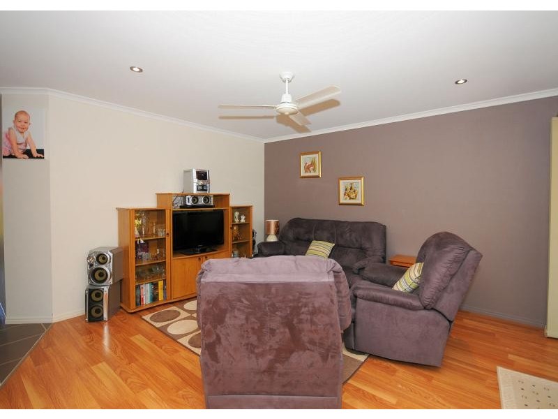 2, 12 Kirton  Road, Point Vernon QLD 4655