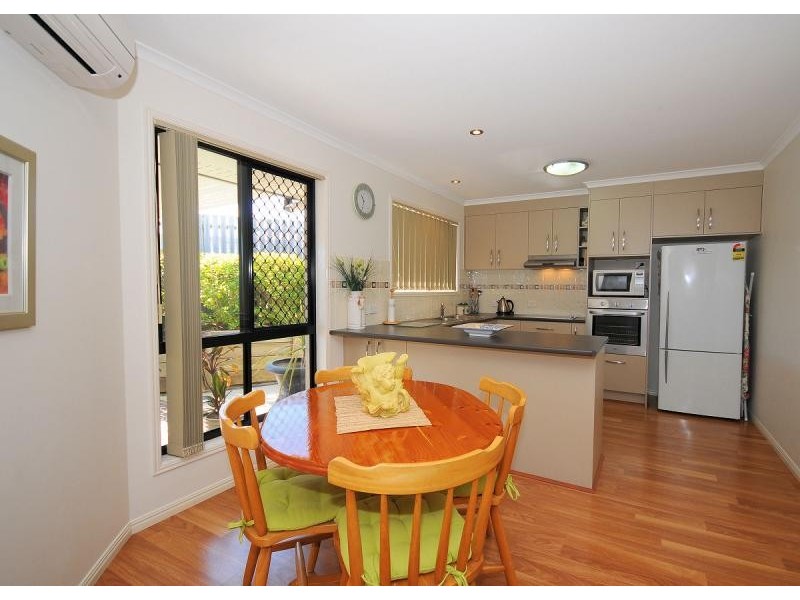 2, 12 Kirton  Road, Point Vernon QLD 4655